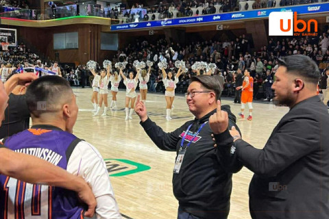 Дунд хуруу гозойлгосон Л.Наранбаатарыг нэг тоглолтоор бандлаа