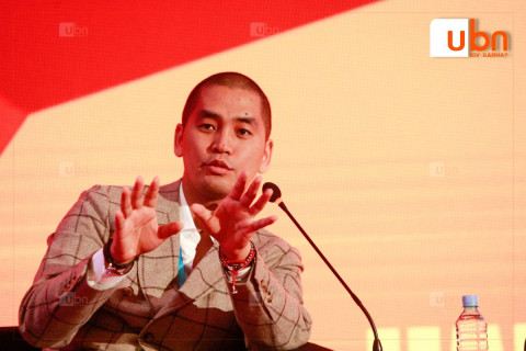 А.Амундра: Би зугтаагүй, Шанхайд байна