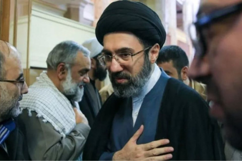 Болзлыг нь биелүүлвэл АНУ-тай хэлэлцээ хийхэд бэлэн байгаагаа Иран мэдэгджээ