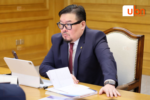 Хууль бус хөрөнгө, орлого хураах албадлагын арга хэмжээг хэрэгжүүлэх анхдагч хуулийн төслийг нэн яаралтай боловсруулж, танилцуулахыг даалгалаа