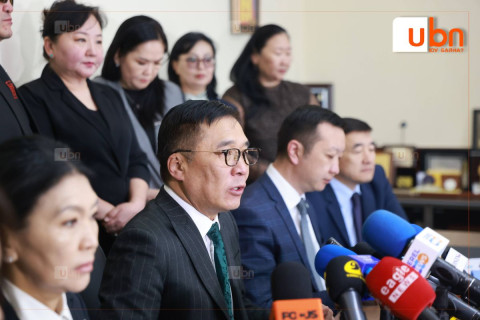 Хоёр хуваагдсан ИЗНН ирэх сарын 26-нд ээлжит бус Их хурлаа товлолоо