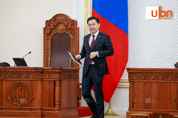 БАГА ХУРАЛ: Н.Учралыг УИХ-ын даргаас чөлөөлж, Ерөнхий сайдад нэр дэвшүүлэхээр боллоо