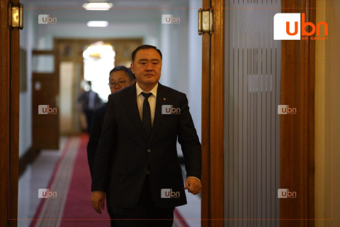 Л.Гантөмөр: Эрх баригч нам нь өнөөдрийнх шиг хоёр, гурван толгойтой байгаа нөхцөлд зөв шийдвэр гарахгүй