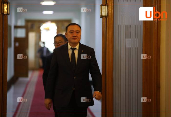 Л.Гантөмөр: Эрх баригч нам нь өнөөдрийнх шиг хоёр, гурван толгойтой байгаа нөхцөлд зөв шийдвэр гарахгүй