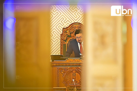 МАН-ын бүлэг 17.00 цагаас, ТББХ 17.30, УИХ-ын чуулган 18.00 цагаас хуралдаж, Ерөнхий сайд Г.Занданшатарын чөлөөлөгдөх хүсэлтийг хэлэлцэнэ