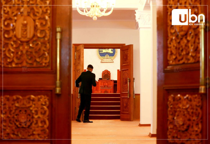 ШУУД: Чуулганаар Н.Учралыг УИХ-ын даргаас чөлөөлөх эсэх асуудлыг хэлэлцэж эхэллээ