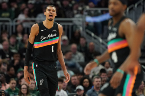 Виктор Вэнбаньяма MVP өрсөлдөөнийг тэргүүлж байна