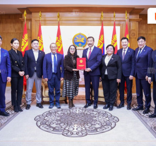 А.Ганбаатар нарын гишүүд Хувь хүний орлогын албан татварын тухай хуулийн нэмэлт өөрчлөлтийг өргөн мэдүүллээ