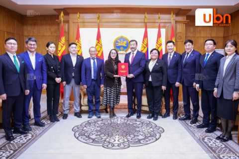 А.Ганбаатар нарын гишүүд Хувь хүний орлогын албан татварын тухай хуулийн нэмэлт өөрчлөлтийг өргөн мэдүүллээ