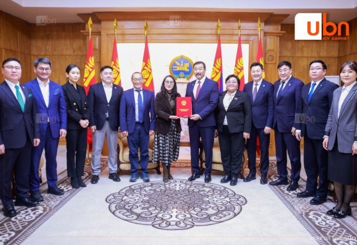 А.Ганбаатар нарын гишүүд Хувь хүний орлогын албан татварын тухай хуулийн нэмэлт өөрчлөлтийг өргөн мэдүүллээ