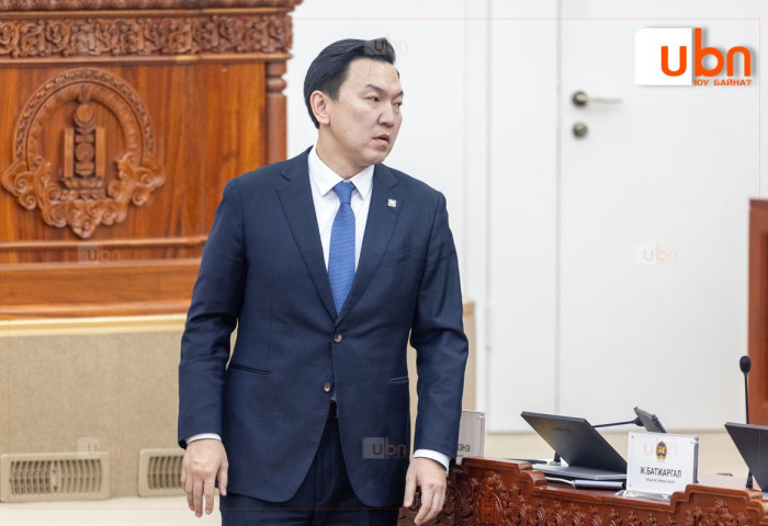 ЕРӨНХИЙ САЙД: Чи хаачаад ирж байгаа юм, Т.Даваадалай. Х.Нямбаатарыг өөрийг нь ДУУД