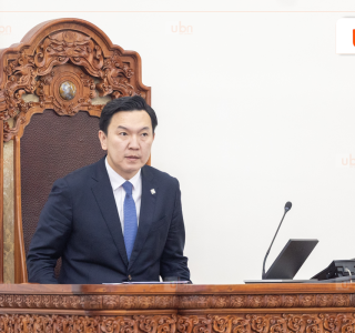 “Олон мега төслөө эрэмбээр нь хойшлуулах хэрэгтэй“