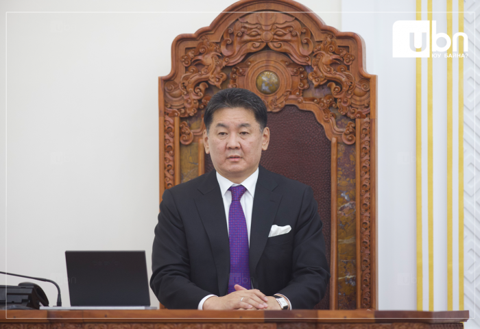 Ерөнхийлөгчийн өргөн барьсан хуулийг хэлэлцэхийг 7 хоногоор хойшлууллаа