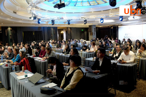 Аутизмыг таниулах дөрөвдүгээр сар