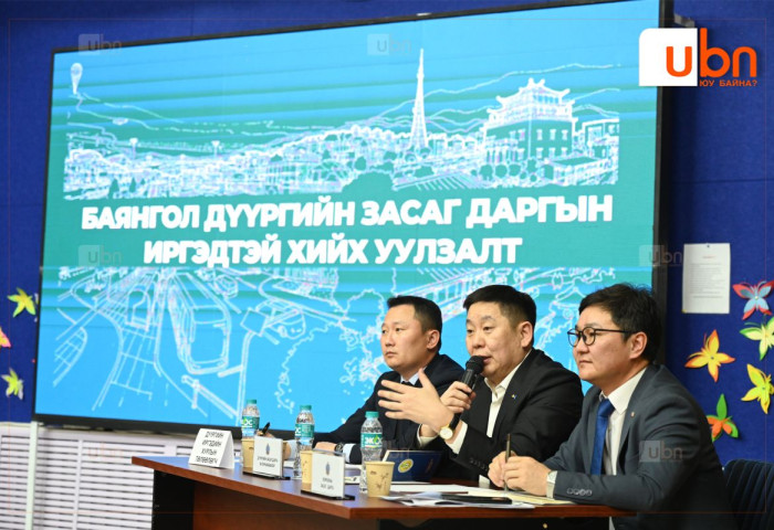 Баянгол дүүргийн Засаг дарга Ө.Сумъяабаатар дүүргийн 1-34 хорооны оршин суугчидтай уулзаж байна