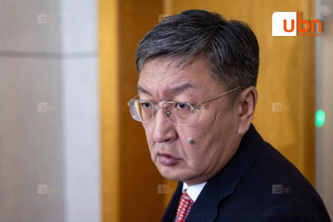 “Удирдах зөвлөлийн хурлын өмнө С.Амарсайхан УИХ-ын даргын нэр дэвшилтээс нэрээ татсан“