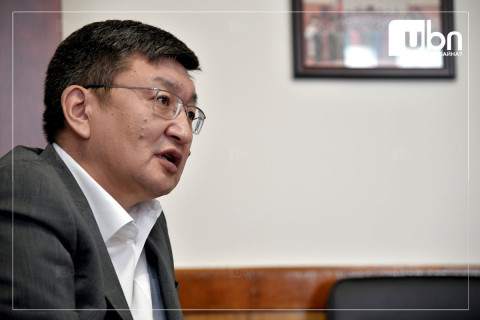 “Намын дарга парламентад олон сонгогдсон гишүүдтэйгээ уулзаж, санал бодлыг нь сонссоны эцэст С.Бямбацогт, С.Амарсайхан нарыг нэр дэвшүүлсэн ч С.Амарсайхан нэрээ татсан“