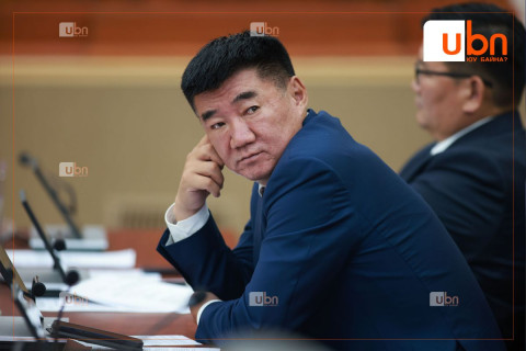“АН-ынхны санаачилсан “УИХ-ын дарга нам бус байх” хууль батлагдвал намаас түдгэлзэх асуудлыг ярьж болно“
