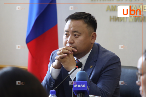 О.Алтангэрэл: Эрх баригчдын өс хонзон “Эхнэрийн урхи” цаашаа л юм болж байна