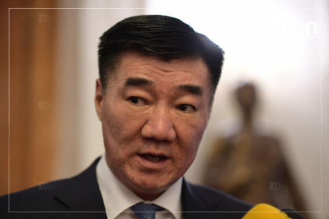 С.Бямбацогт: “УИХ-ын даргыг хэлэлцүүлэггүйгээр сонгоно” гэх заалтыг хэзээ, хэнд зориулж баталсан юм