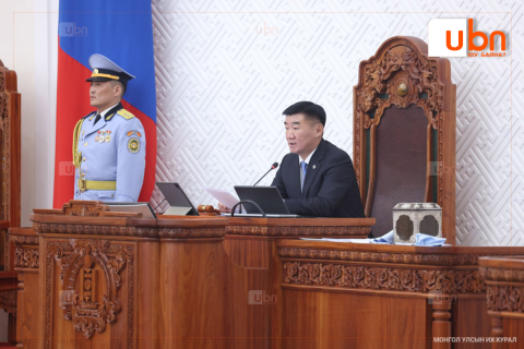 “УИХ-ын дарга намаасаа түдгэлздэг байх“ хуулийг УИХ-аар хэлэлцэх эсэхийг пүрэв гарагт шийднэ