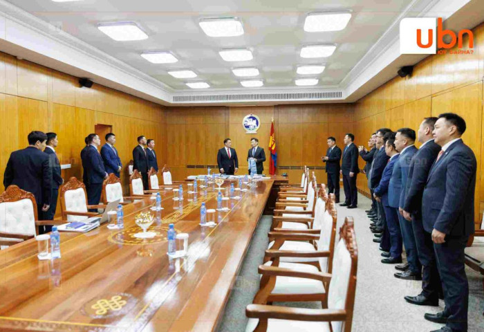 Х.Ганхуяг: Шадар сайдаар 5 сар ажиллахдаа 5 том хуулийн төслийг шинэчлэн боловсруулж, УИХ-аар 2 хуулийн төслийг амжилттай батлууллаа