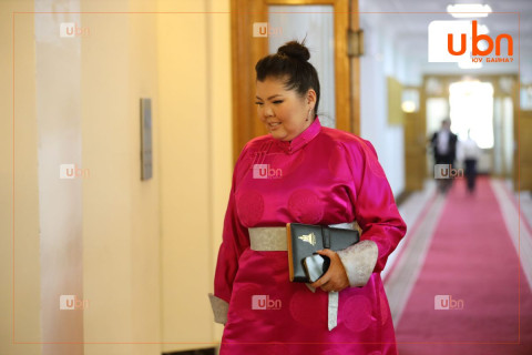 ДЭД ХОРОО: УИХ-ын гишүүн М.Нарантуяа-Наратай холбоотой иргэдийн гомдлыг хэлэлцэнэ