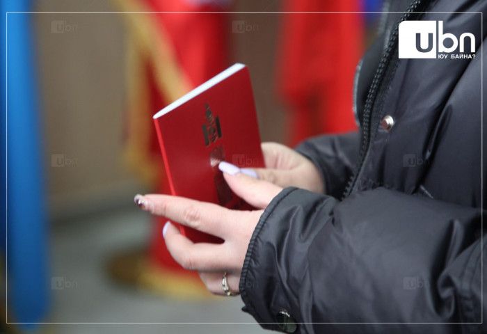 “Виз гаргаж өгнө“ гэж 491 иргэнийг хохироосон этгээдээс 3.2 тэрбум төгрөг гаргуулж, хохирогчдод олгохоор болжээ