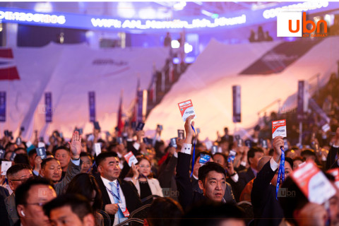 АН: Хэзээ мөдгүй тэсрэх дарьтай торх халсаар л байна