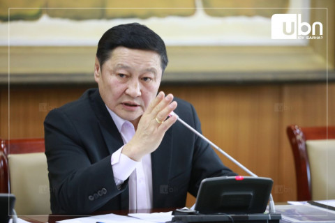 “Сангийн яамныхан өмнө нь батлуулсан хамаг тоогоо УИХ-ын хэдэн гишүүнээр эвдүүлээд явж болох юм уу“