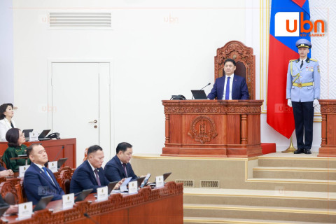 ЧУУЛГАН: Ерөнхийлөгчийн “УИХ-ын гишүүнийг эгүүлэн татах“ хуулийг УИХ-аар хэлэлцэх эсэх санал хураалтыг явуулна