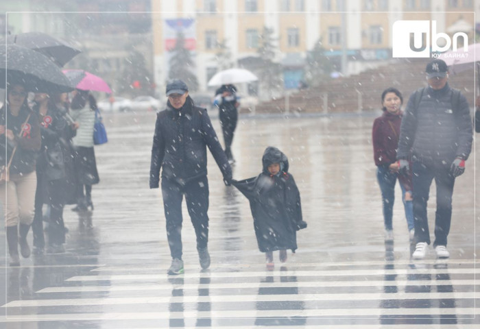 ӨГЛӨӨНИЙ МЭНД: Улаанбаатарт 3 хэм дулаан. Ялимгүй хур тунадас орно