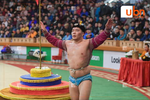 Орхон аймгийн Засаг даргын нэрэмжит улсын заан цолтнуудад хүндэтгэл үзүүлэх барилдаан 13.00 цагт эхэлнэ