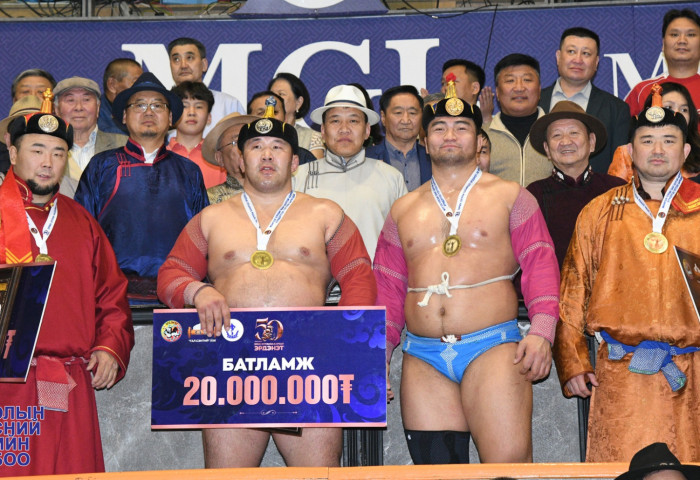 Заан цолны хүндэтгэлийн барилдаанд Д.Хүдэрбулга заан түрүүлж, 20 сая төгрөгийн эзэн боллоо