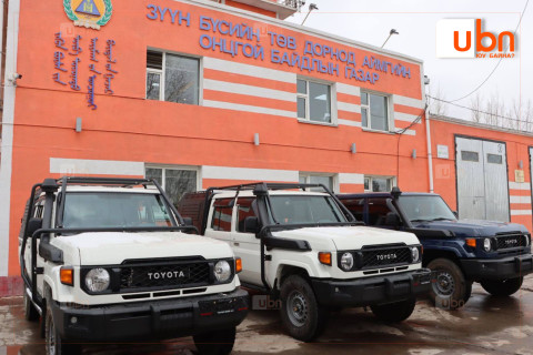 Дорнод аймгийн зарим сумдад туулах чадвар сайтай автомашин хүлээлгэн өглөө
