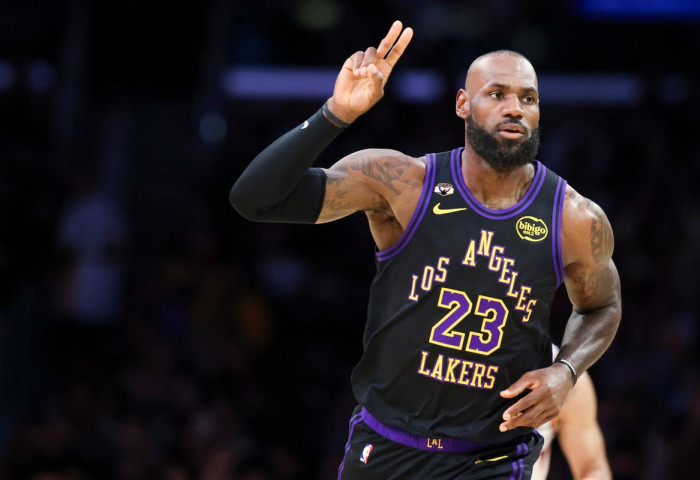 Леброн Жэймс NBA лигийн хамгийн их үзэлттэй тоглогчоор тодорчээ