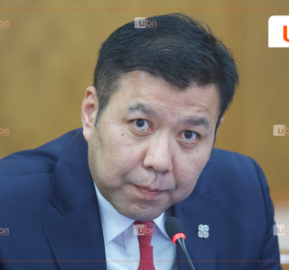 Б.Энхбаяр: Төрийн албан хаагчдын зовхи нь унжсан, харц нь доошоо, нүднийх нь гал унтарсан байна