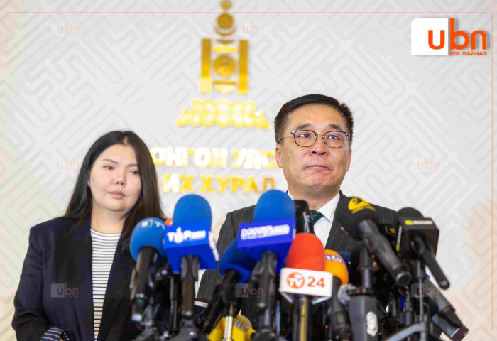 Б.Батбаатар: ИЗНН Ерөнхийлөгчийн өргөн барьсан хуулийг хэлэлцэхийг ДЭМЖИХГҮЙ