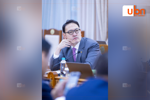 Эрүүл мэндийн салбарынхан нэмэгдсэн цалингаасаа нэмэгдлээ тооцуулна