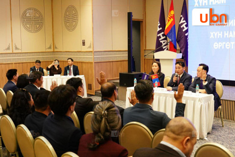 Нийслэлийн ХҮН намын хороо хуралдаж байна