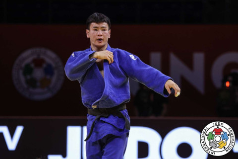 Т.Түмэнжаргал Азийн аваргаас хүрэл медаль хүртлээ