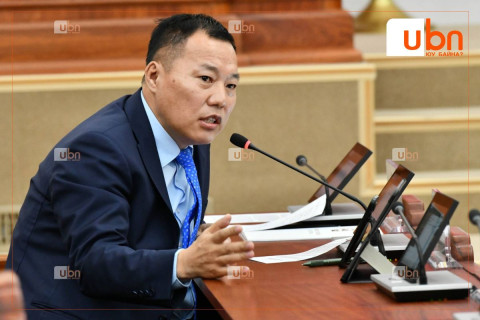 АН-ын бүлэг “Гадаад зээллэгийн ашиглалт, үр ашгийг нэмэгдүүлэх“ тухай хуулийн хэлэлцүүлгээс ажлын нэг хоногийн ЗАВСАРЛАГА авлаа