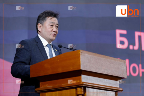 Монголбанкны Ерөнхийлөгч асан Б.Лхагвасүрэн “Тэрбум мод“ сангийн УЗ-ийн даргаар сонгогджээ