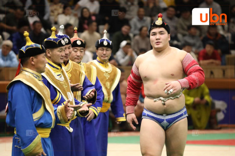 1.5 тэрбум төгрөгийн шагналын сантай “Алтан цом“-ын тэргүүн байрын төлөөх барилдаан маргааш болно