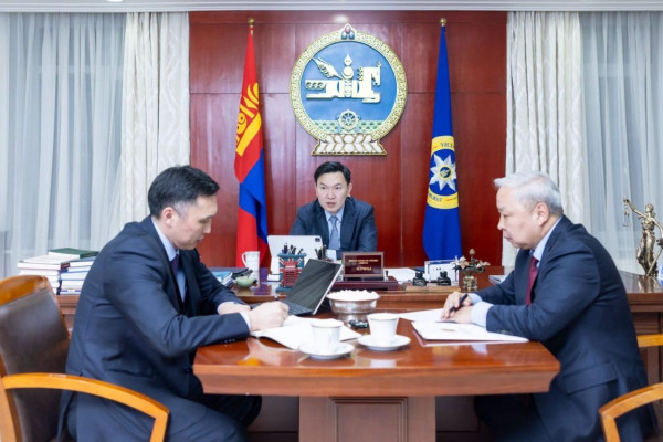 Онцгой байдал, татварын дарга нарт иргэндээ очиж үйлчлэх үүрэг өглөө