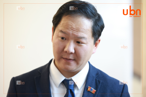 АН-ын бүлгийн хуралд Хотын даргын орлогч Т.Даваадалай мэдээлэл өгч байна