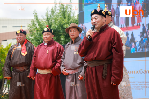 Монгол Улсын аварга цолны хүндэтгэлийн барилдаан болно
