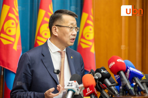 Л.Энх-Амгалан: Тавдугаар сарын 1-нээс боловсролын салбарынхан бүх нэмэгдлүүдээ нэмэгдсэн цалингаасаа тооцуулж авна