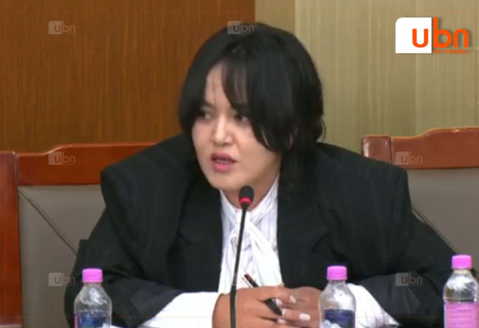 “Хүүхдээ өөрийнх нь шүтдэг шашинд залбирсангүй гэж шөнийн 01 цагт ташуурдсан кейс байна“