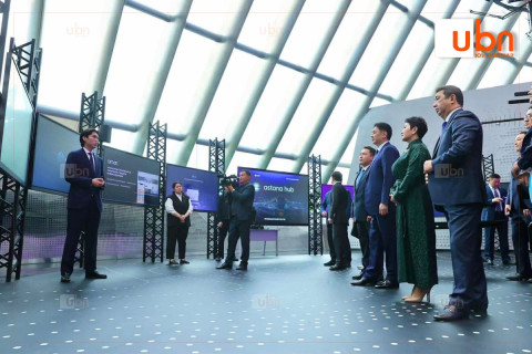 Ерөнхийлөгч У.Хүрэлсүх Астана хотын хиймэл оюун ухааны “Alem.AI” төвд зочиллоо